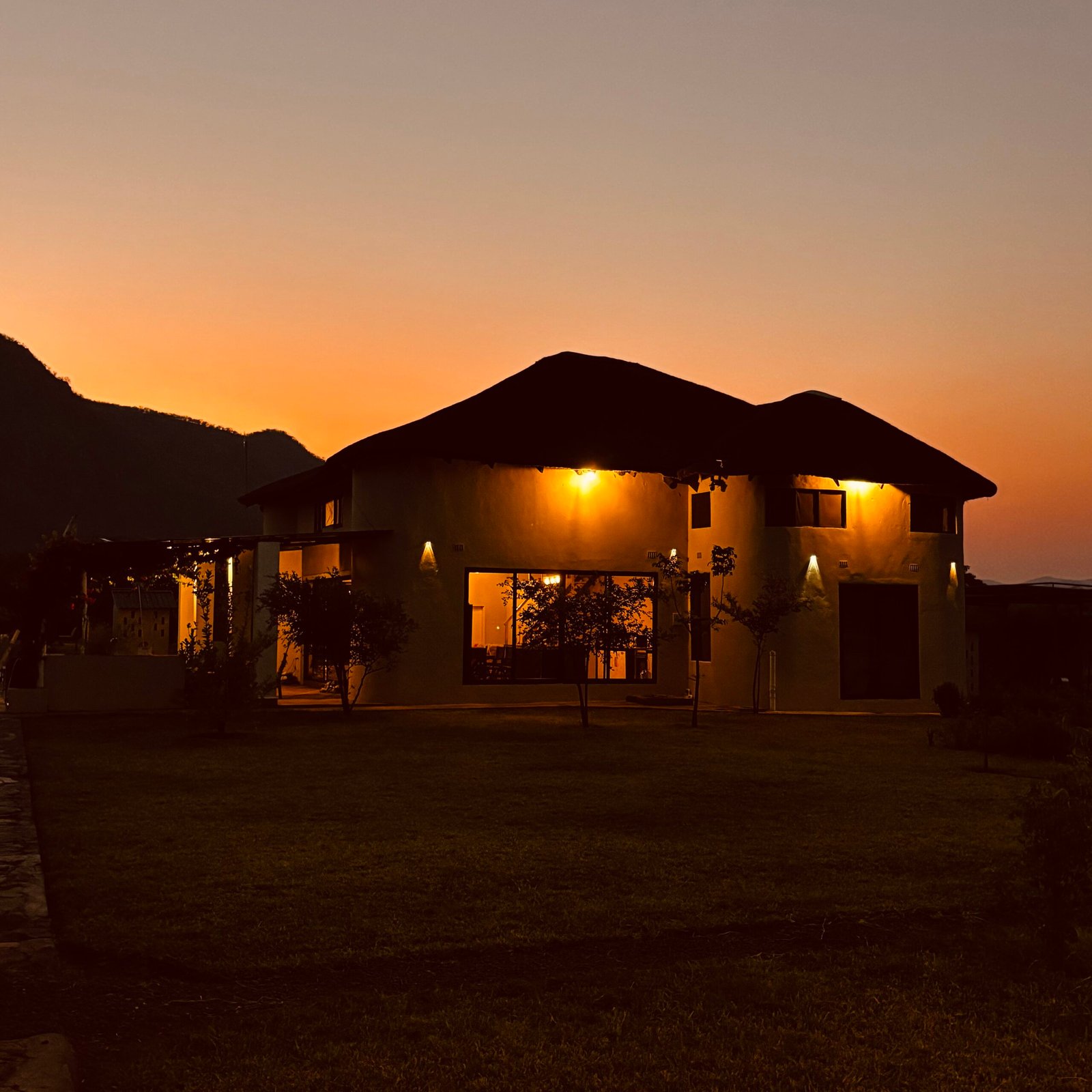 mainhouse sundown